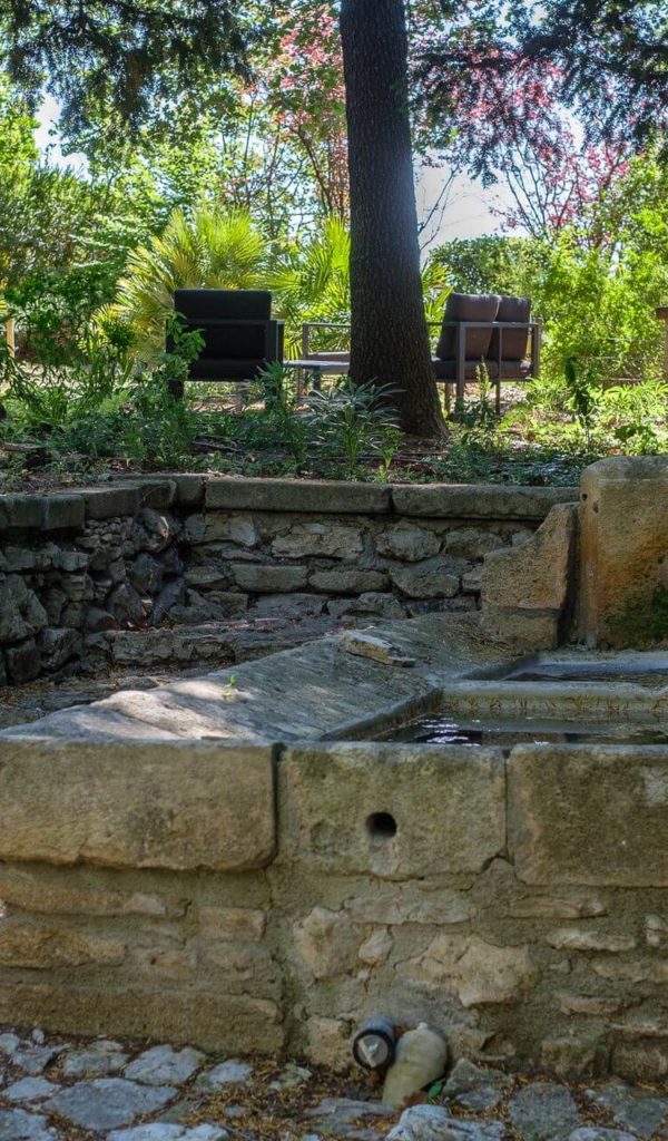 les-jardins-de-romegas-lavoir-1